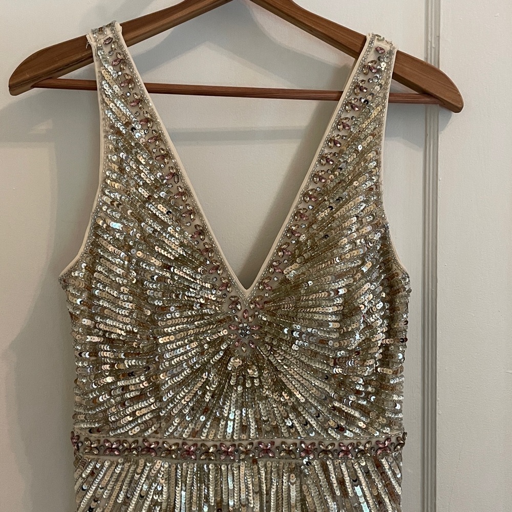 SOLD. New Mac Duggal Gold Sequin Embellished Evening Gown size 4 - Picture 6 of 17